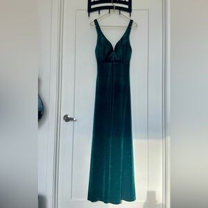 Stunning Green Sparkly Velvet Formal Gown (small) (only worn once)